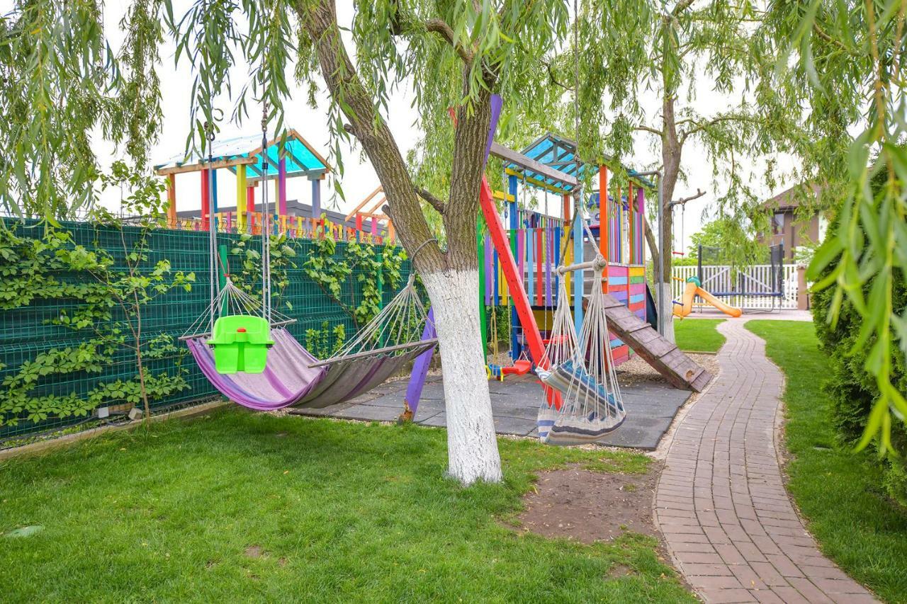Happy Place - Casuta Galbena Domnesti  エクステリア 写真